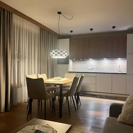 Steblaj Park Apartmán *